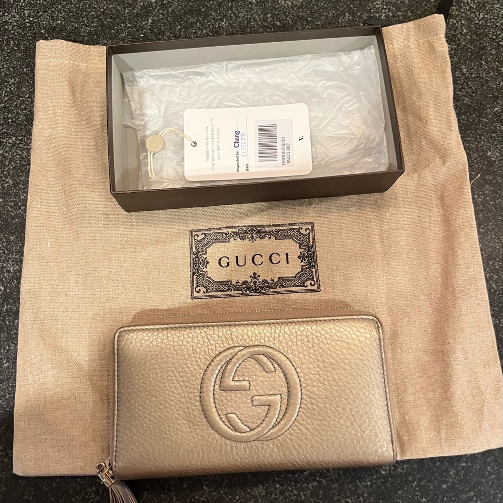 Gucci Gold Leather Wallet - Picture 5 of 6